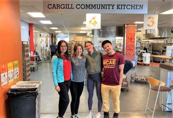 SOND nutrition students volunteer at Cargill community kitchen